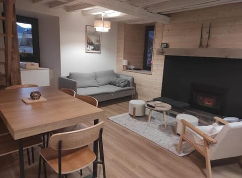 Kitchen or kitchenette, Living room, Seating area, flat iron