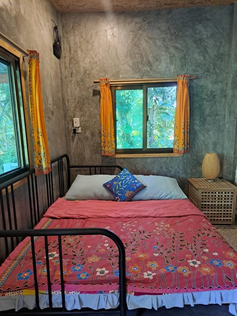 Big hug home-Forest House House in Krabi Changwat