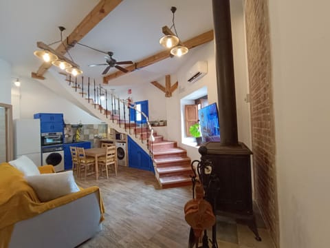 Living room, Seating area, fireplace