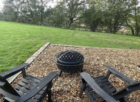 Lodge on Teign River 1 Bed Sleeps 2 Parking House in Newton Abbot