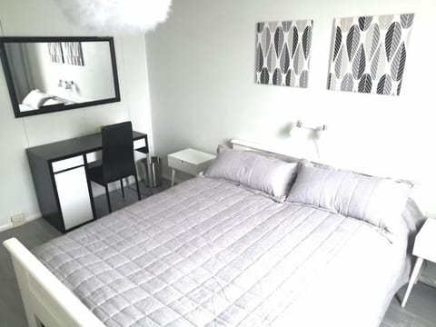 Valoisa & tilava 3.krs kaksio, lasitettu parveke Apartment in Finland