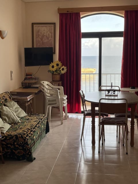 Marsalforn Seaview Apartment in a quiet area Apartment in Malta