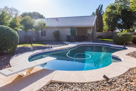 Property building, Garden, Garden view, Pool view, Swimming pool