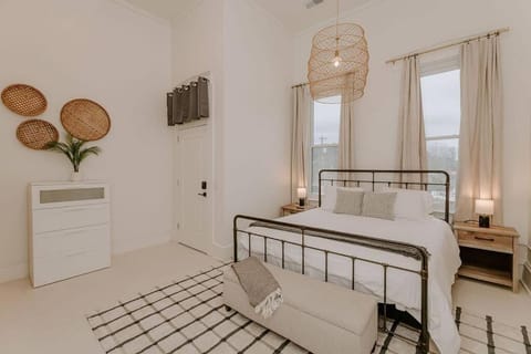 East Main Lofts - Minimalist 302 Apartment in Indiana