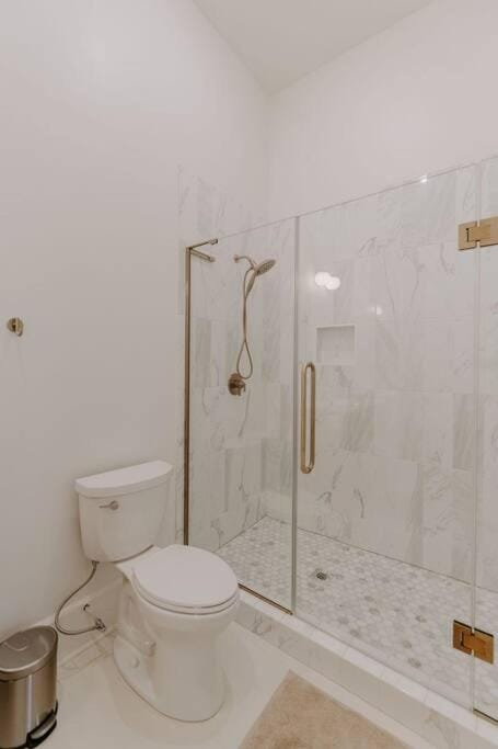 East Main Lofts - Minimalist 302 Apartment in Indiana