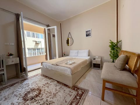 Bed, Living room, Photo of the whole room, Seating area, Bedroom