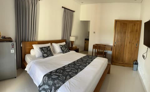 Bed, TV and multimedia, Photo of the whole room, Bedroom, wardrobe