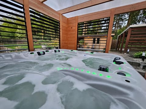 Garden, Hot Tub, Garden view, Parking