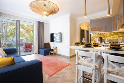 Communal lounge/ TV room, Kitchen or kitchenette, Dining area