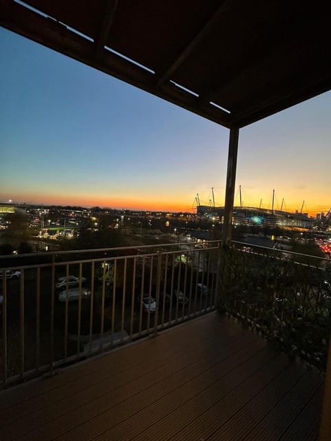 View (from property/room), Balcony/Terrace, City view, Sunrise, Sunset
