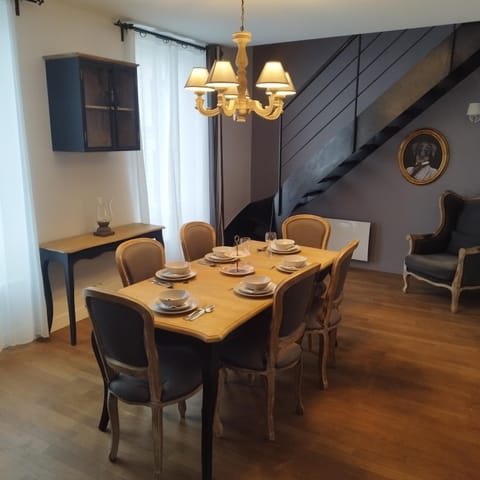 Spacieux duplex en plein centre-ville de Fontainebleau Apartment in Fontainebleau