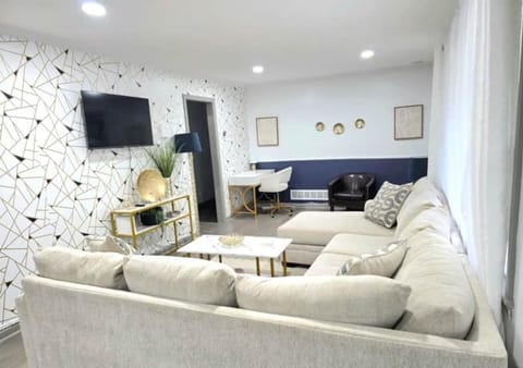 TV and multimedia, Living room, Seating area, internet