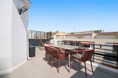 Property building, Patio, Day, View (from property/room), Balcony/Terrace, Dining area