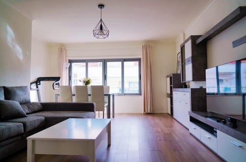 Communal lounge/ TV room, TV and multimedia, Living room, Seating area