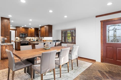 Hideaway in the Highlands - 4BR, Pet Friendly w Hot Tub - Minutes from the Lake & Tahoe City House in Dollar Point