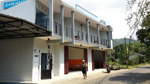 Facade/entrance