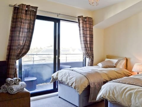 The Penthouse- The Kingsley Collection Apartment in Troon