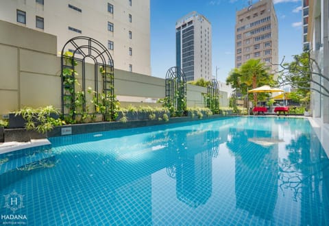 City view, Pool view, Swimming pool, sunbed