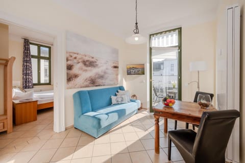 Living room, Photo of the whole room, Seating area
