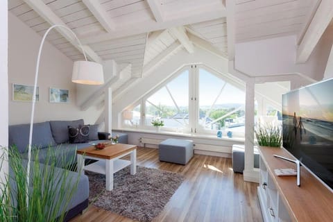 TV and multimedia, Living room, Sea view