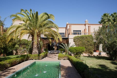 Property building, Garden, Garden view