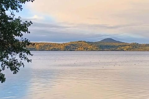Nearby landmark, Natural landscape, Lake view