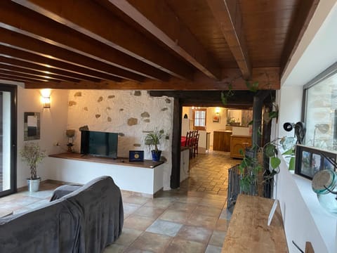 Kitchen or kitchenette, Seating area