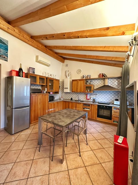 Kitchen or kitchenette, kitchen
