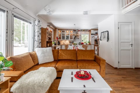 Coloria - kotisi Rovaniemellä, luonnollisesti Villa in Rovaniemi