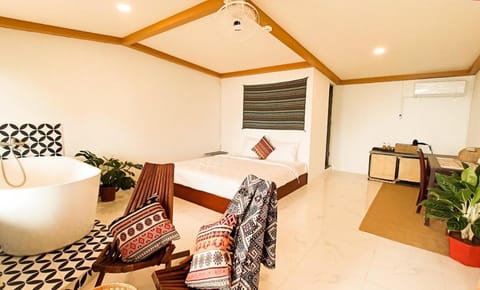 Bed, Photo of the whole room, Bedroom, air conditioner