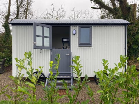 Property building, Spring, Garden, Garden