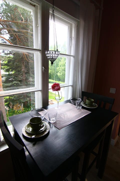 Keltaisen Kartanon Roosa Apartment in Finland