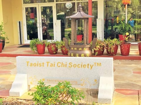 Downtown Dunedin! 2 bedroom 2 bath NO KIDS, NO PETS Apartment in Dunedin