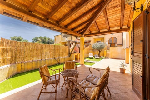 Patio, Spring, View (from property/room), Balcony/Terrace, Dining area, Garden view, sunbed