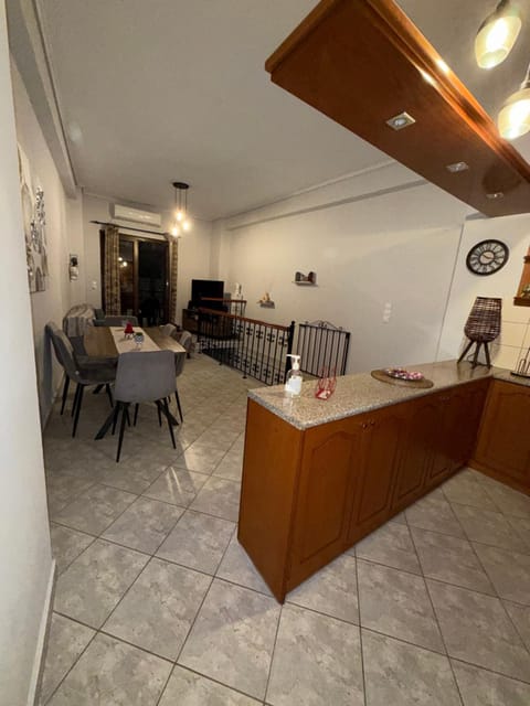 Kitchen or kitchenette, Seating area
