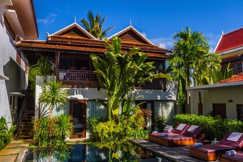 Property building, Pool view