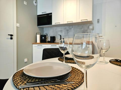 Kitchen or kitchenette, Dining area, minibar