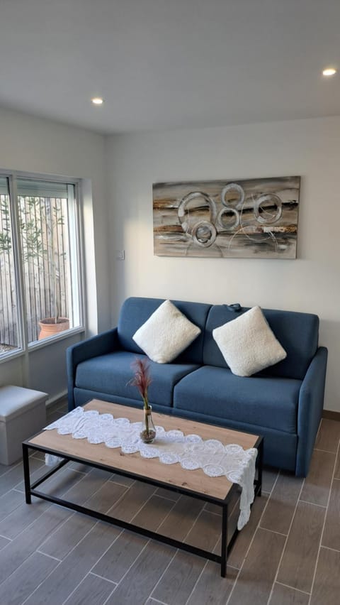 STUDIO tout équipé avec parking ISLE SUR LA SORGUE Apartment in L'Isle-sur-la-Sorgue