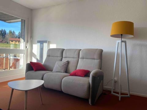 Appmt 4 pers aux pieds des pistes Apartment in Jura