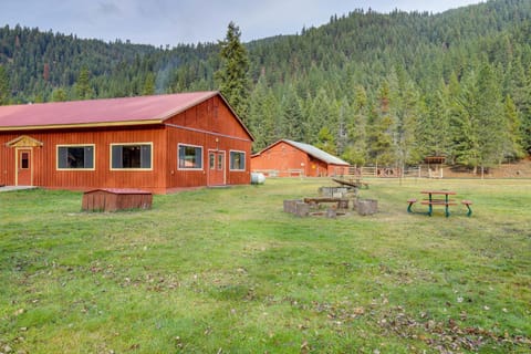 Black Diamond Guest Ranch Cabin with Lodge Access! Cabin in Idaho