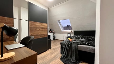 Bed, Kitchen or kitchenette, Photo of the whole room, Seating area, Evening entertainment, Bedroom, hair dresser, wardrobe