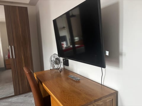 KAYUMBA Properties LTD Bed and Breakfast in Leeds