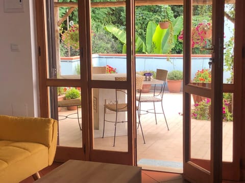 Patio, Natural landscape, Garden, Balcony/Terrace, Living room, Dining area