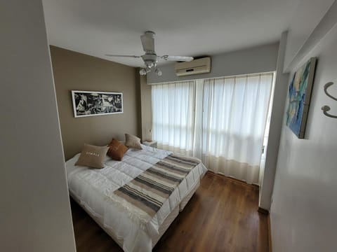Bed, Photo of the whole room, fireplace, air conditioner