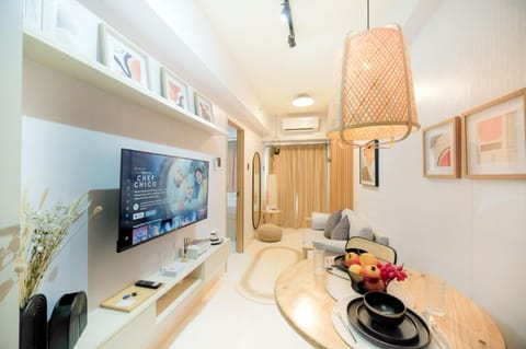 Communal lounge/ TV room, TV and multimedia, Living room, Seating area, Dining area, Evening entertainment, minibar