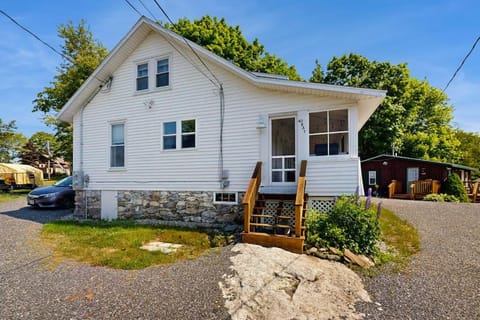 Property building, Day, Garden