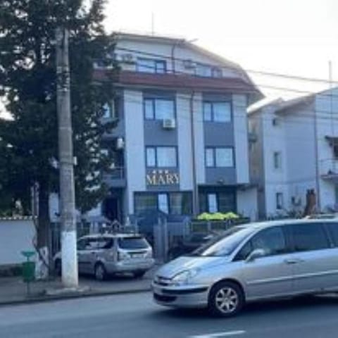Property building, Day, Street view, Location, Parking
