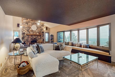 Cherry Heights House in Washington