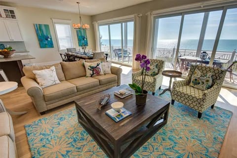 Natural landscape, TV and multimedia, View (from property/room), Balcony/Terrace, Living room, Seating area, Dining area, Sea view