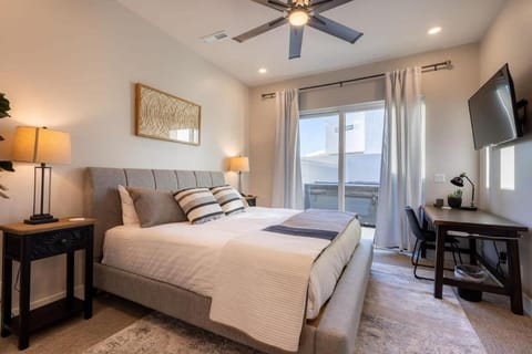 Suite Spot Getaway Private Pool Game Room House in Washington